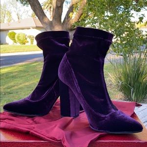 Tamara Mellon (Designer) Royal Purple Velour Pumps